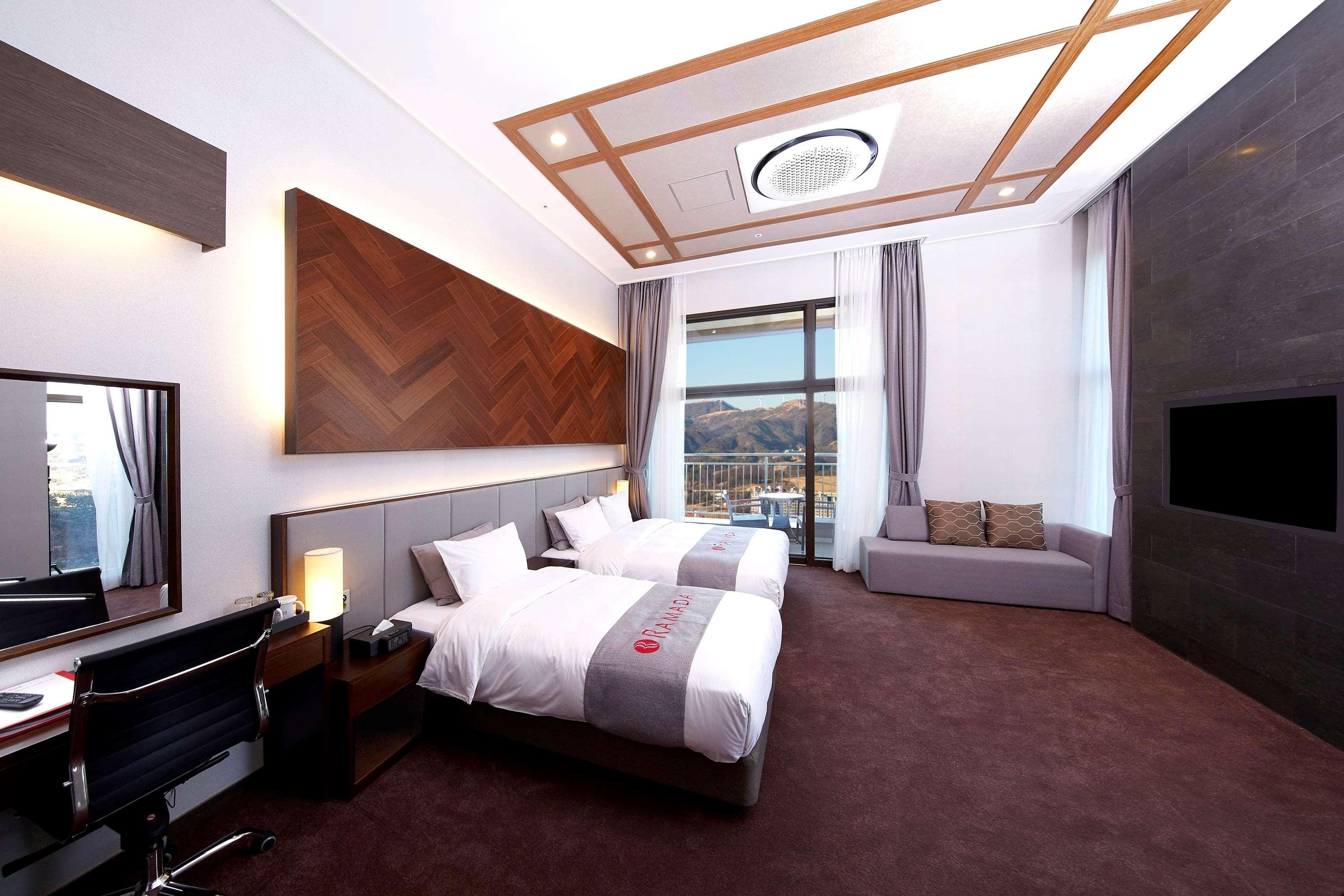 Ramada Hotel & Suite By Wyndham Gangwon Pyeongchang Exterior foto