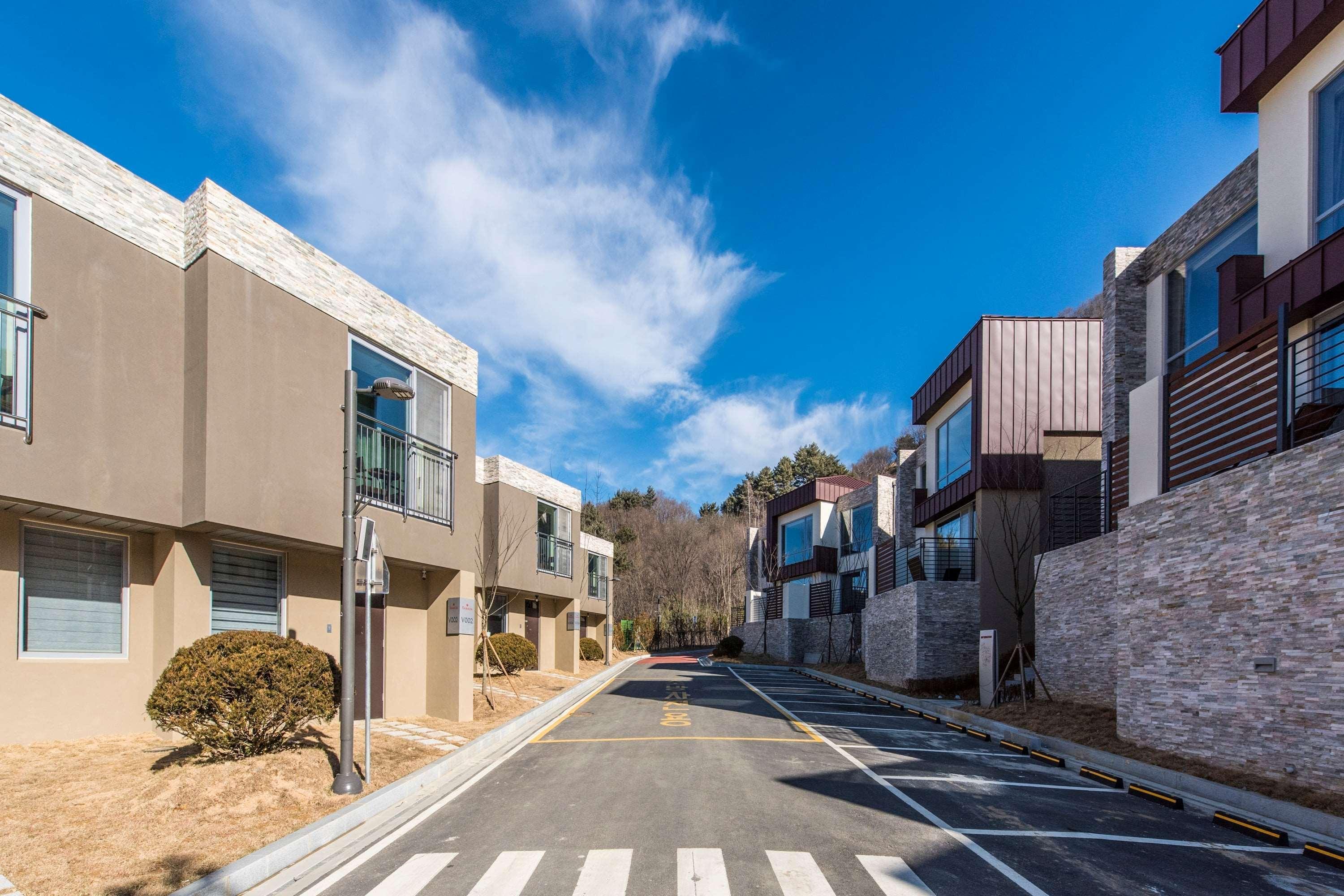 Ramada Hotel & Suite By Wyndham Gangwon Pyeongchang Exterior foto