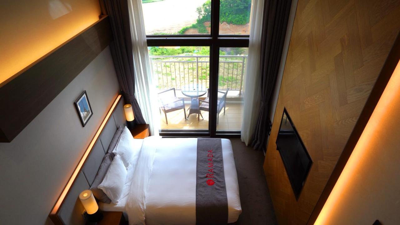 Ramada Hotel & Suite By Wyndham Gangwon Pyeongchang Exterior foto