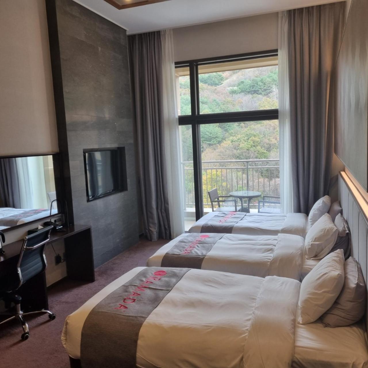 Ramada Hotel & Suite By Wyndham Gangwon Pyeongchang Quarto foto