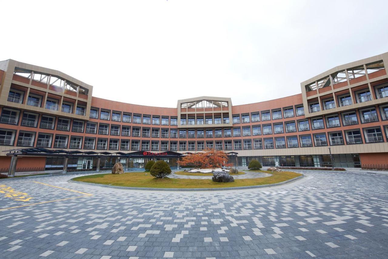Ramada Hotel & Suite By Wyndham Gangwon Pyeongchang Exterior foto