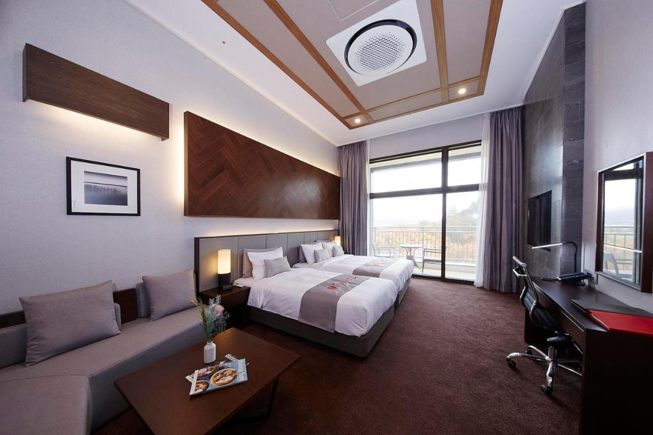 Ramada Hotel & Suite By Wyndham Gangwon Pyeongchang Exterior foto
